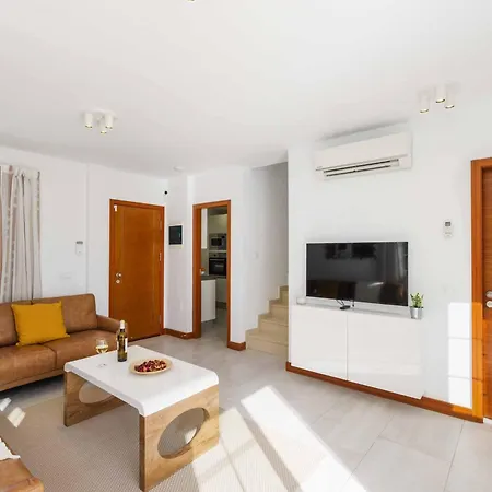 Marisol Villa *